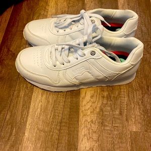 Levi’s size 8 1/2 white